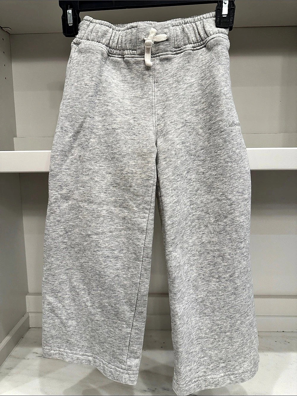 Abercrombie KidsEssentials Fleece Sweatpants Girls 5/6 Gray. Like new